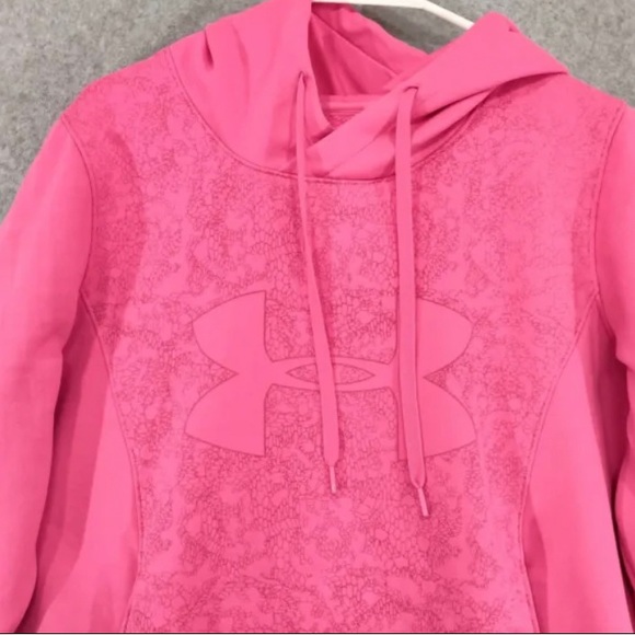 Under Armour Tops - Ladies pink Under Armour Sweatshirt Hoodie